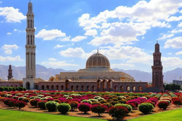 Sultan qaboos grand mosque muscat